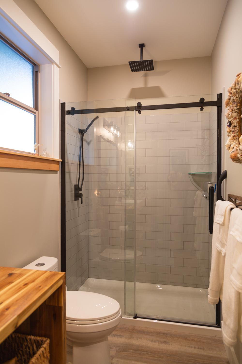 Cowichan Valley Guest Cottage เลดีสมิธ ภายนอก รูปภาพ