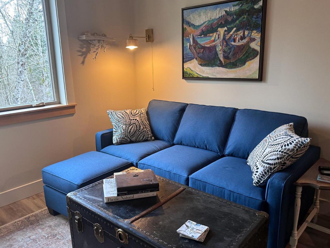 Cowichan Valley Guest Cottage เลดีสมิธ ภายนอก รูปภาพ