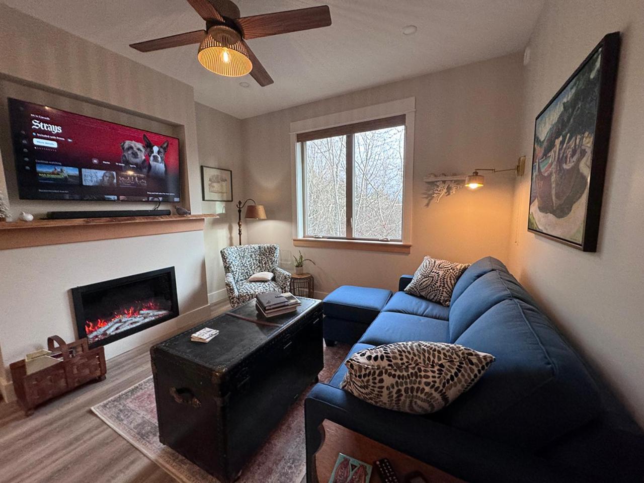 Cowichan Valley Guest Cottage เลดีสมิธ ภายนอก รูปภาพ
